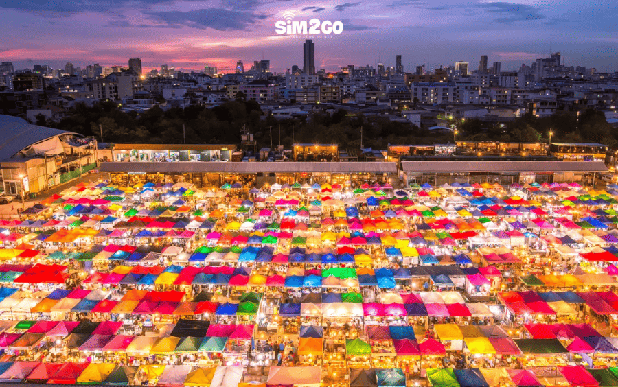 cho-talad-rod-fai-la-noi-yeu-thich-cua-nhung-nguoi-thich-do-co