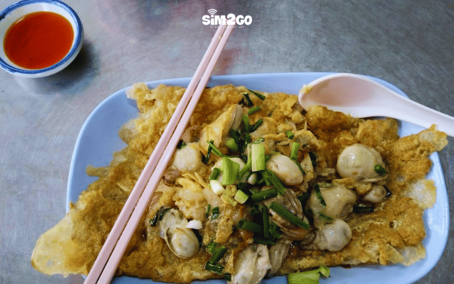 daeng-racha-hoi-tod-la-mot-trong-nhung-quan-an-lau-doi-nhat-bangkok