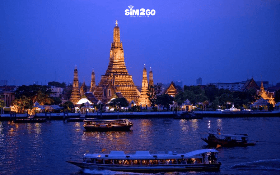 di-thuyen-hop-on-hop-off-tren-song-chao-phraya-khi-du-lich-bangkok