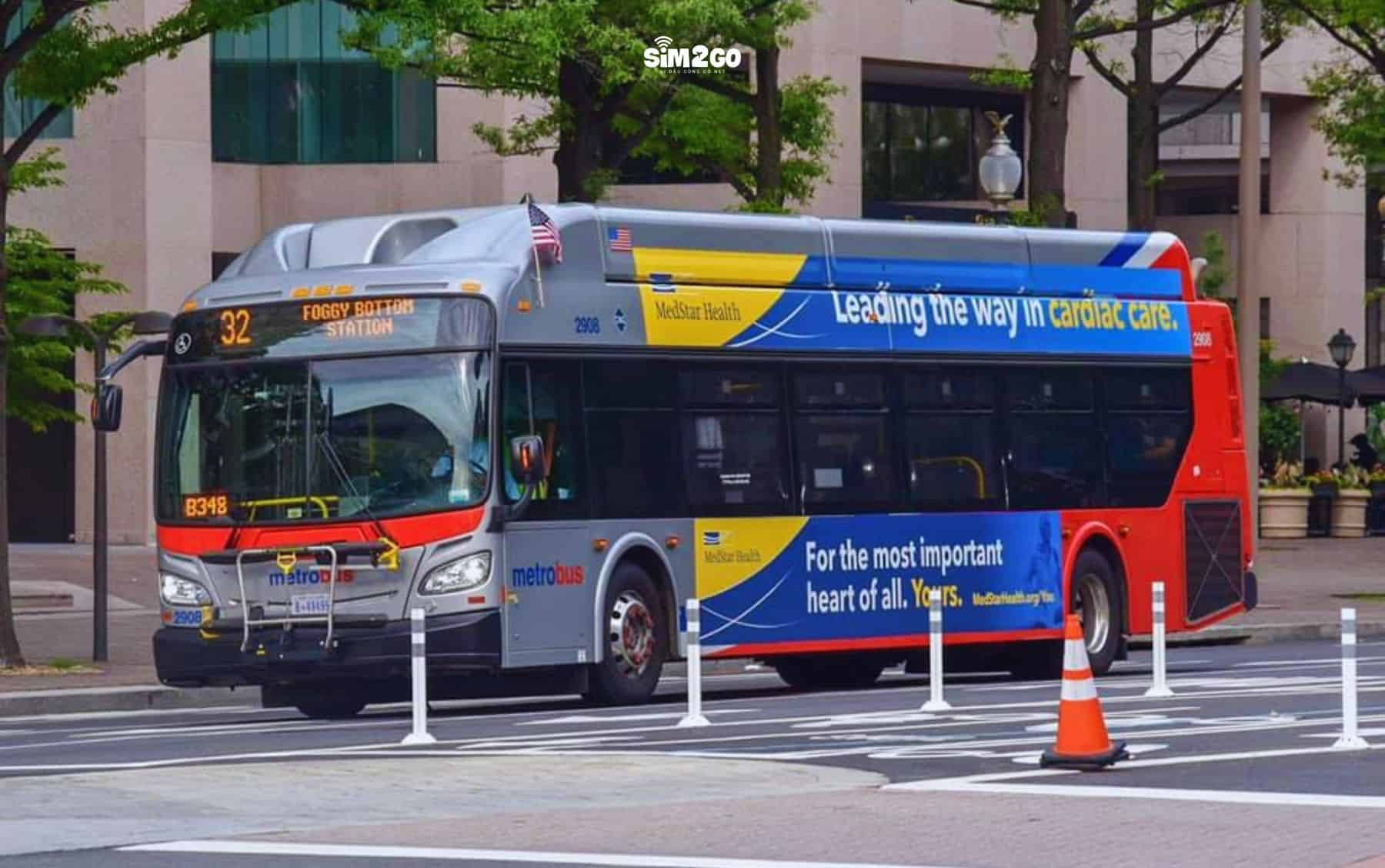 voi-hon-300-tuyen-metrobus-cung-cap-dich-vu-xe-bus-den-cac-diem-tham-quan-